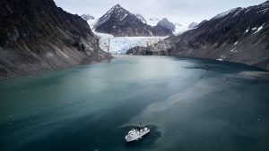 f02d8630 5016 11eb 80e4 2b02c0e04434 victor v yacht FiveDeepsMolloy EYOS Expeditions