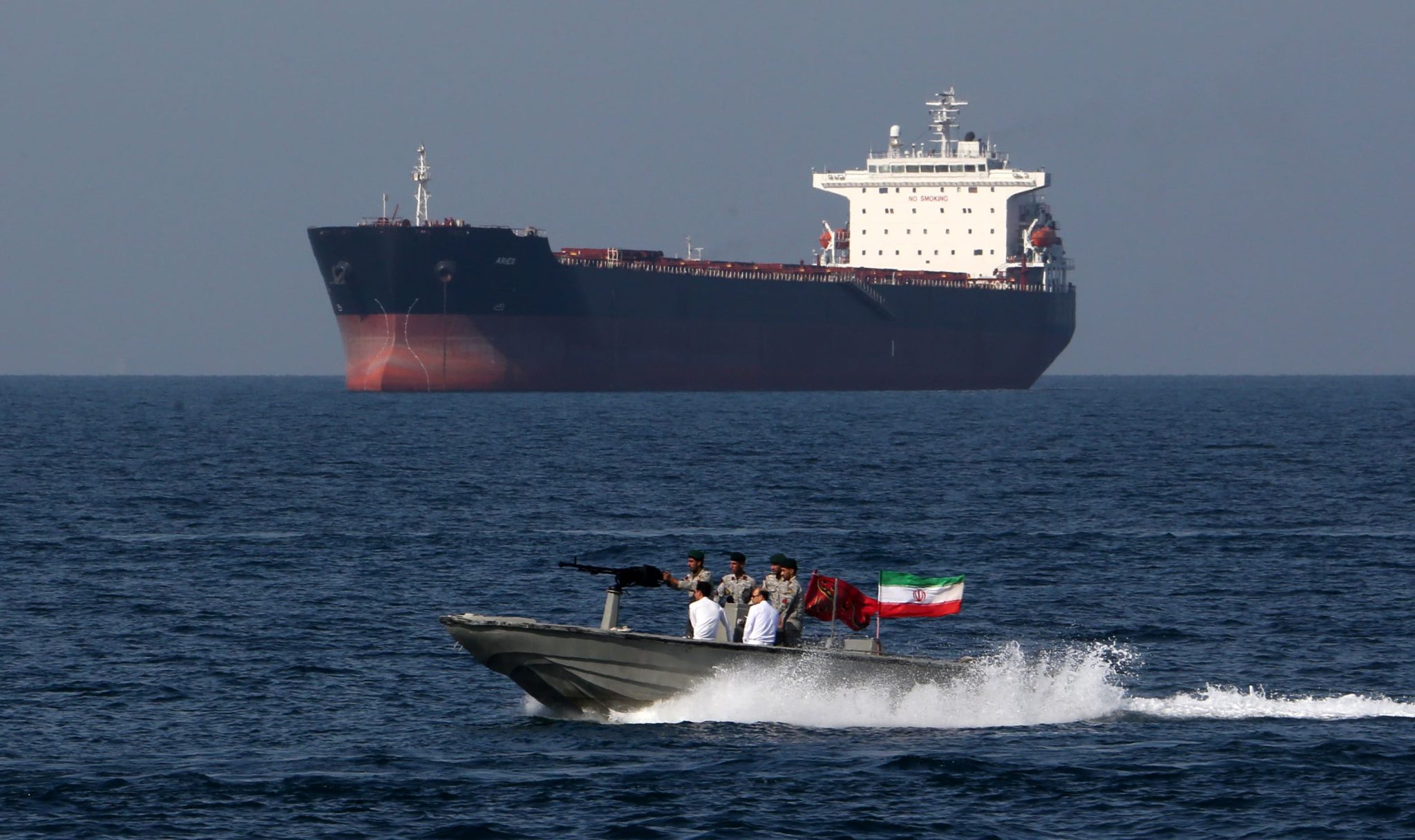 Naval forces in Gulf warn ships against nearing Iranian waters