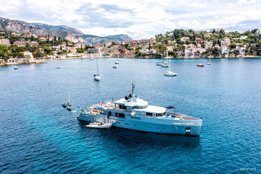 luxury charter tansu cuda class 124 motor yacht somar 09