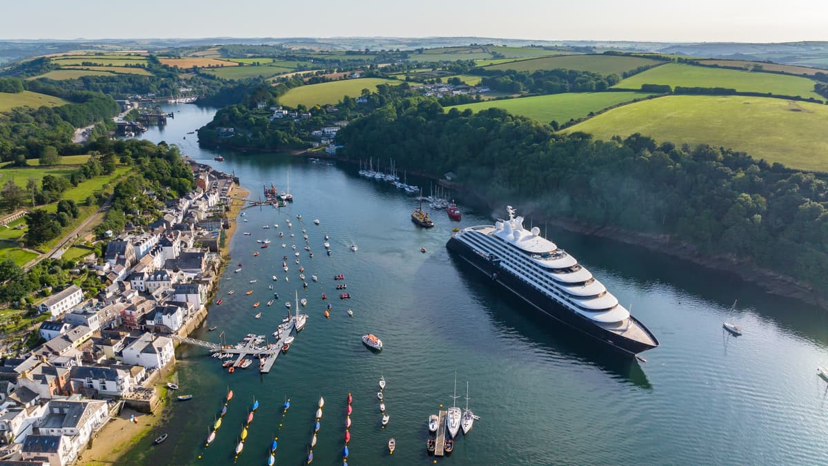 An Expert Guide to Navigating UK Waters with a Superyacht